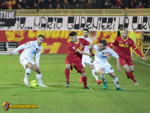 catanzaro-lecce 1-2