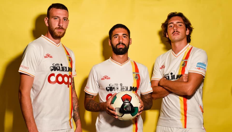 Seconda maglia del Catanzaro